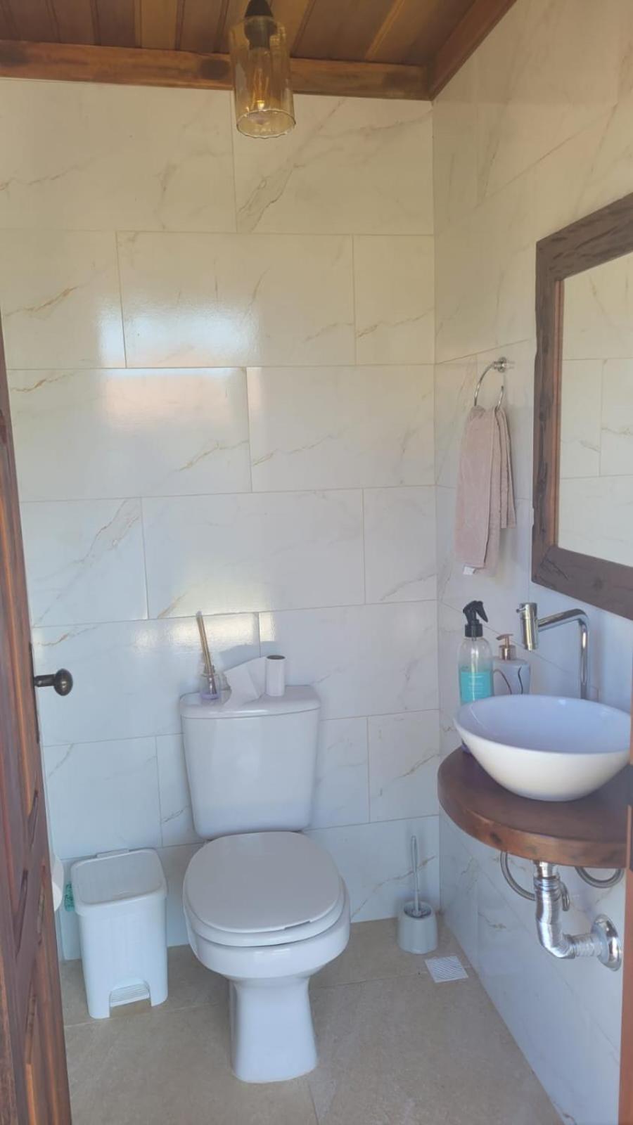 Casa com piscina e churrasqueira!