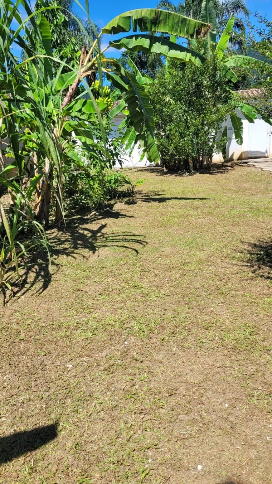 Casa com piscina e churrasqueira!
