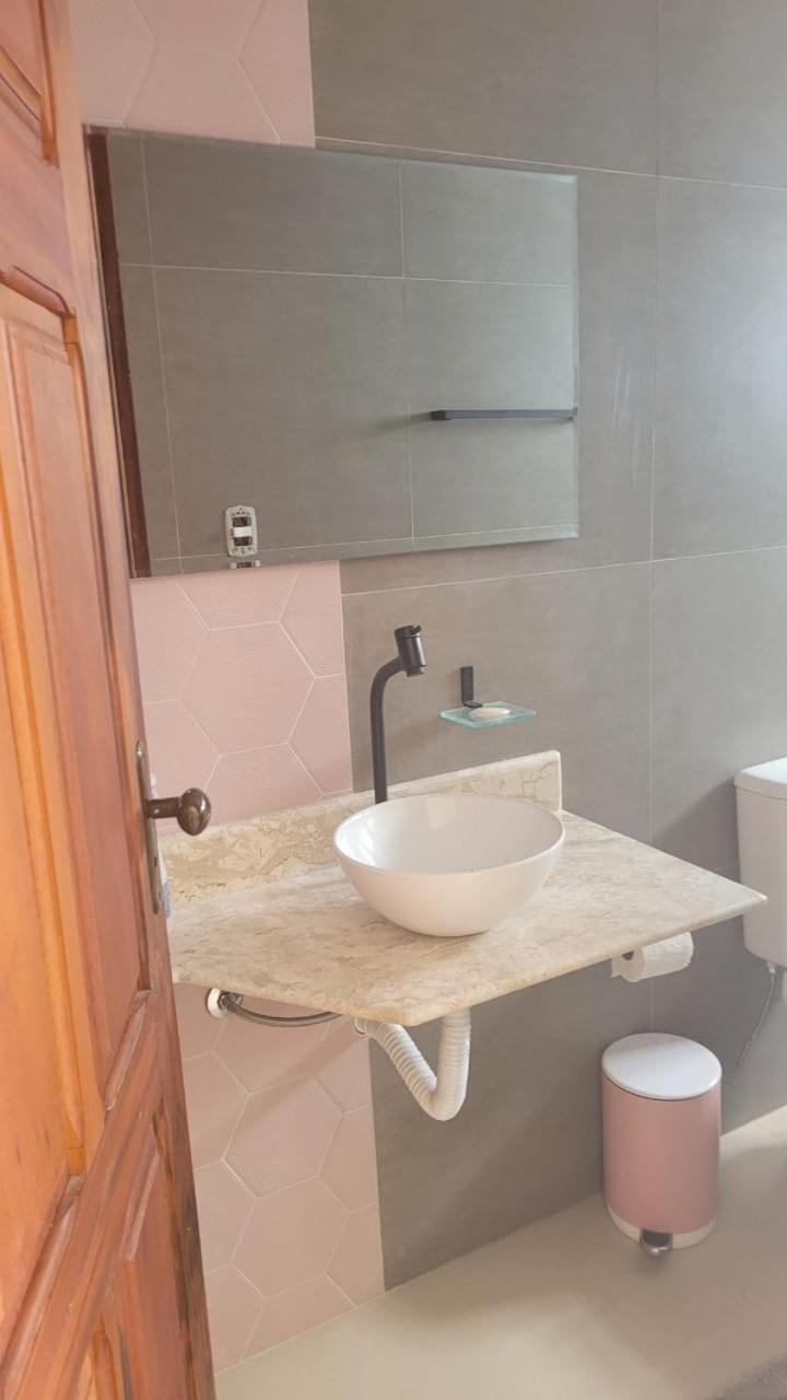 Casa com piscina e churrasqueira!