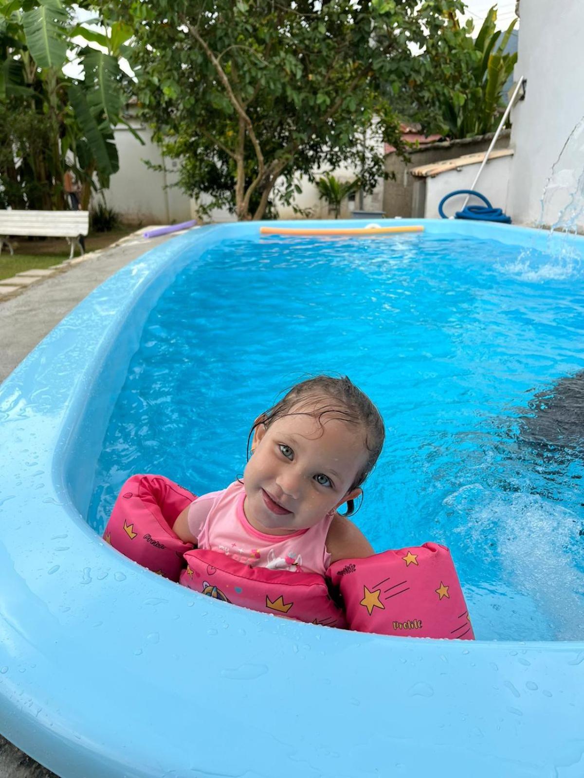 Casa com piscina e churrasqueira!