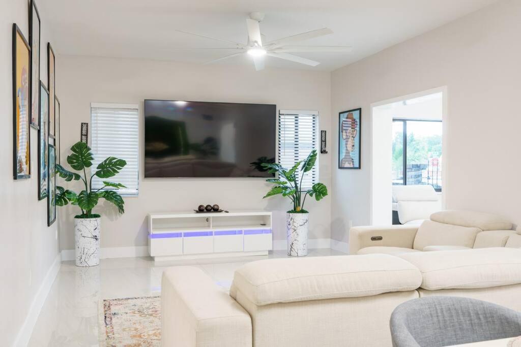 New Miami & Calle Ocho Home with Arcade!