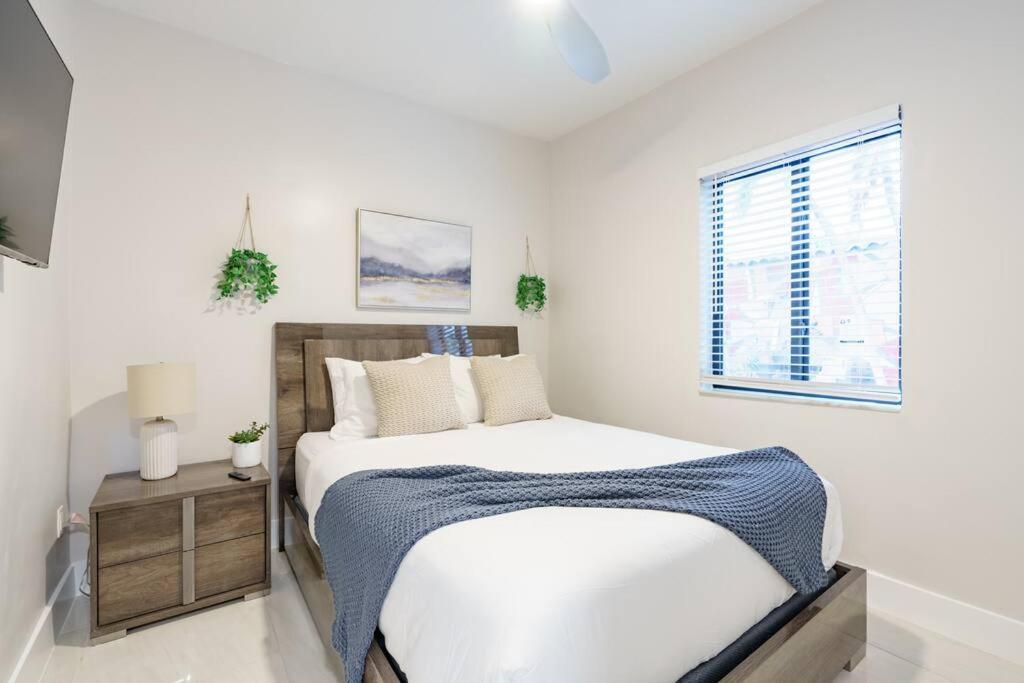New Miami & Calle Ocho Home with Arcade!