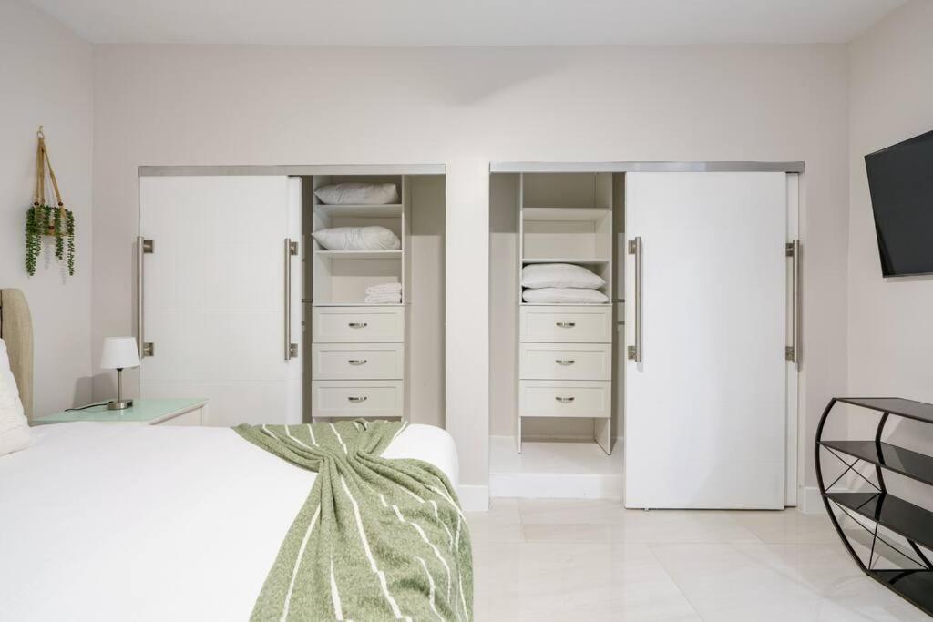 New Miami & Calle Ocho Home with Arcade!