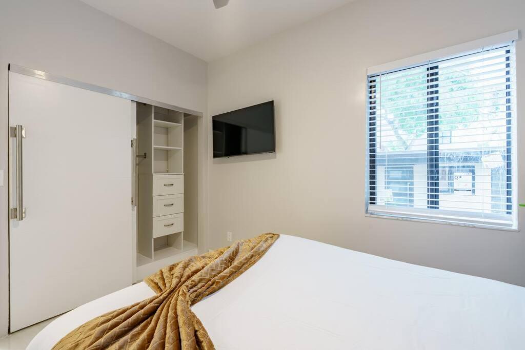 New Miami & Calle Ocho Home with Arcade!