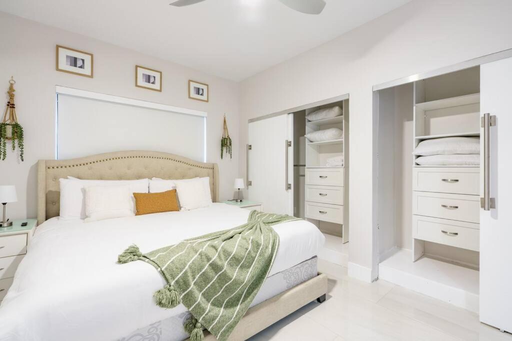 New Miami & Calle Ocho Home with Arcade!