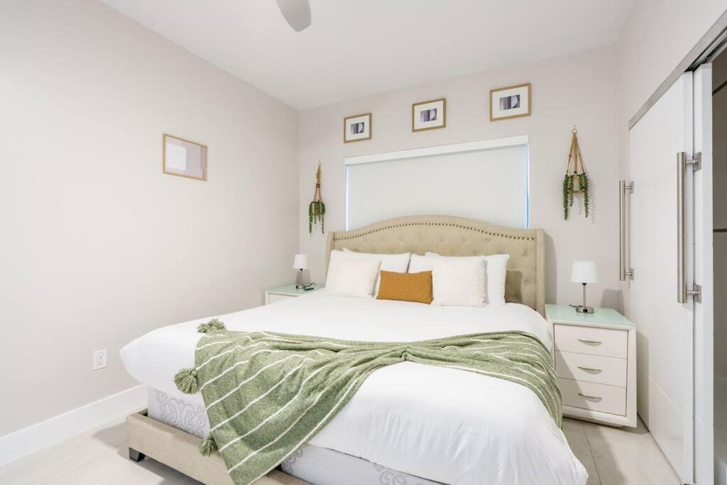 New Miami & Calle Ocho Home with Arcade!