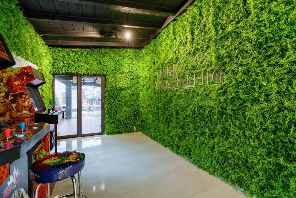 New Miami & Calle Ocho Home with Arcade!