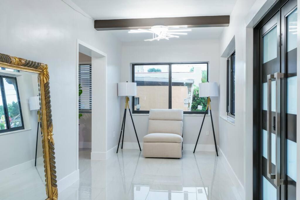 New Miami & Calle Ocho Home with Arcade!