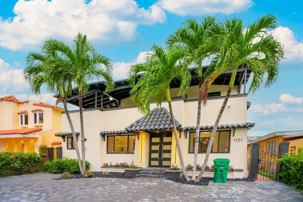 New Miami & Calle Ocho Home with Arcade!