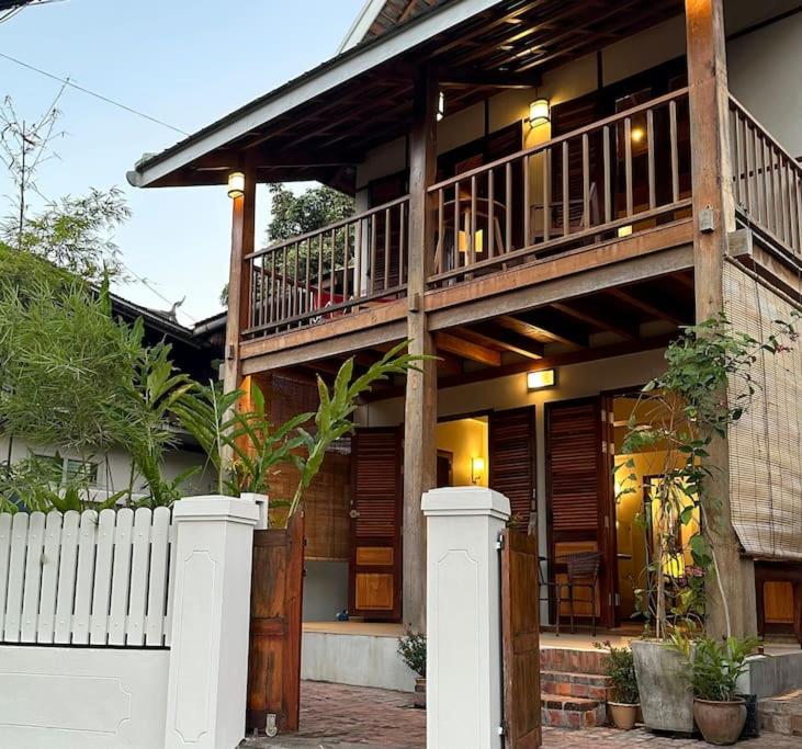 The Peninsula Verandah Suite