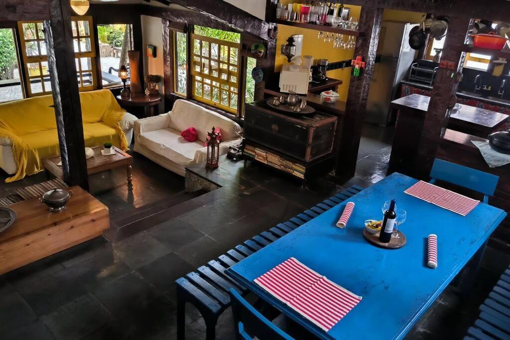 Casa rústica com piscina em Búzios na Villa Geriba