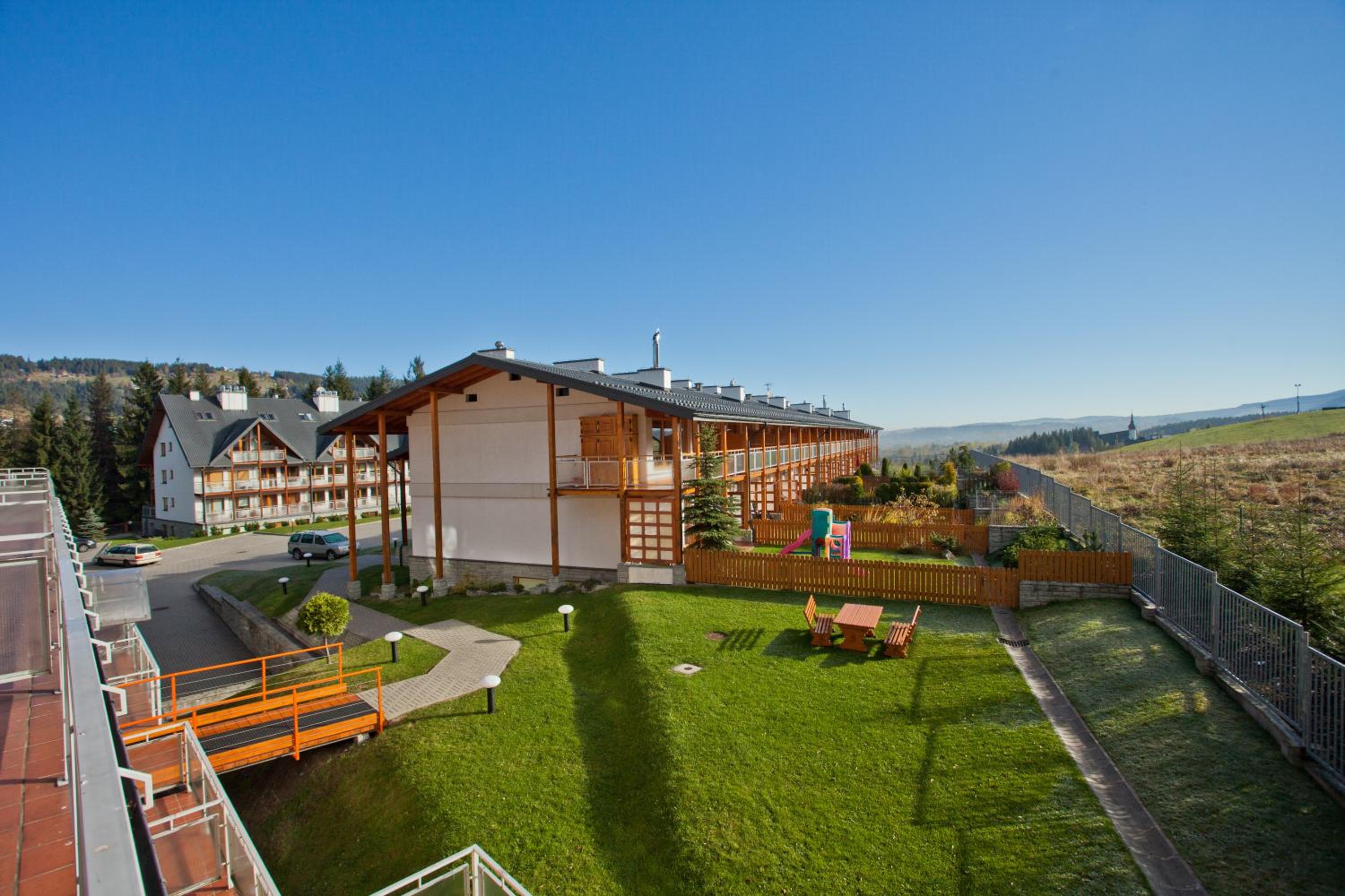 VivaApart Rodzinne apartamenty z basenem i widokiem na Giewont