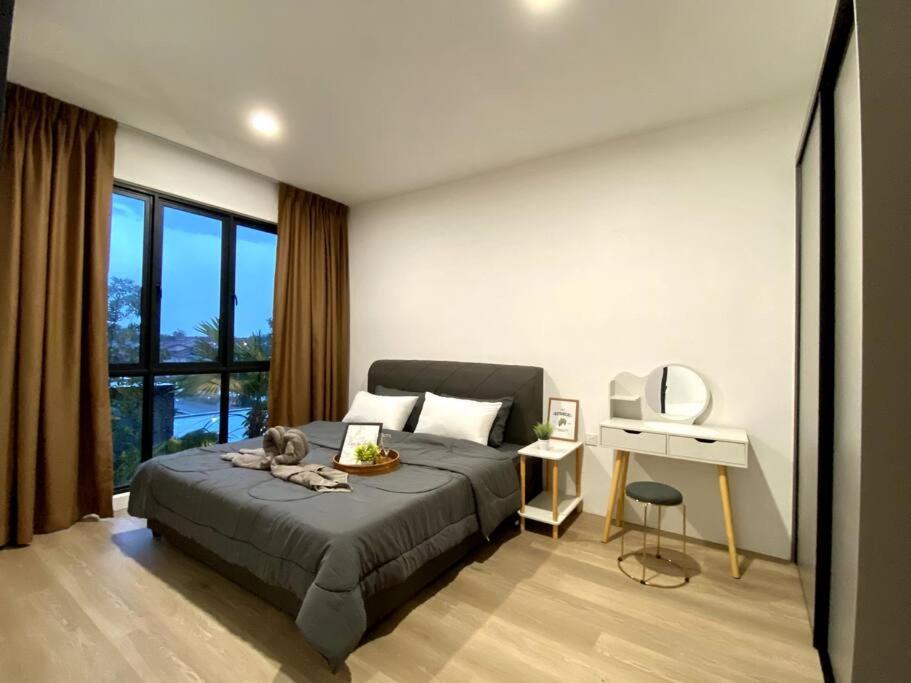 Kuching Chill 3Bedroom Poolside View at Armadele , Galacity photo 1
