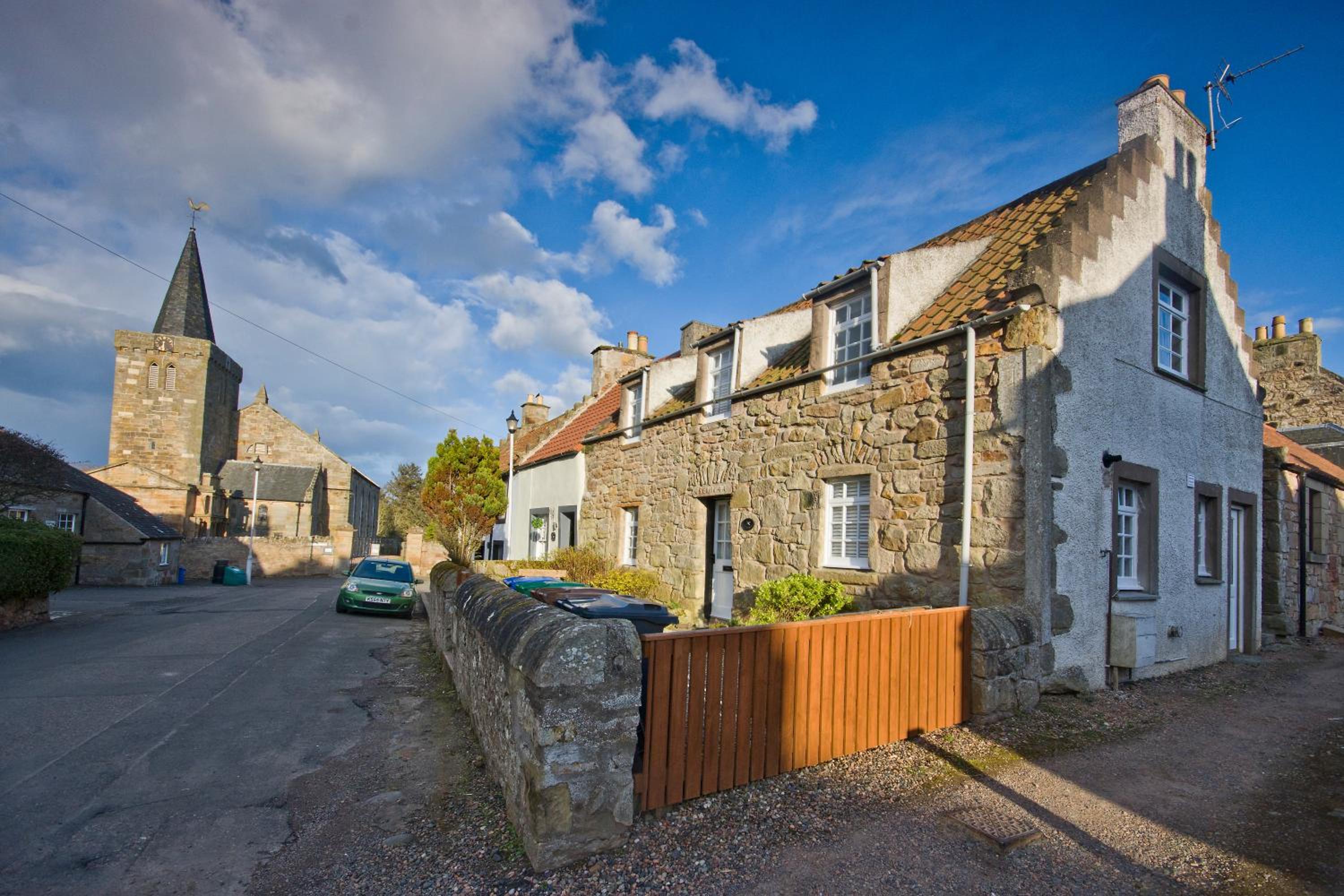 Duck Cottage - Pet-friendly Traditional Rural Home view 3