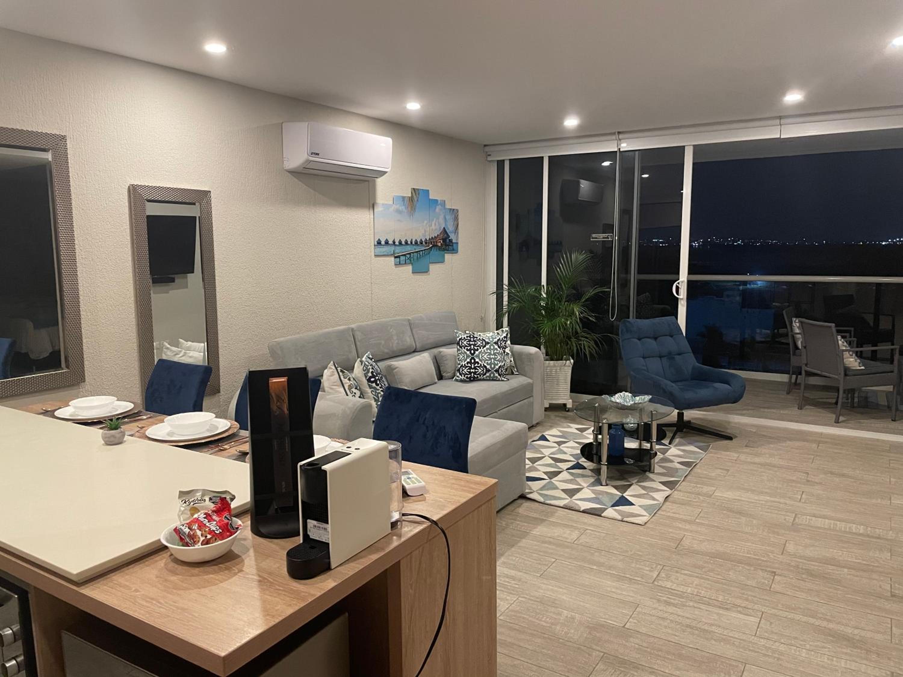 Apartamento con jacuzzi privado, vista al mar, sector exclusivo