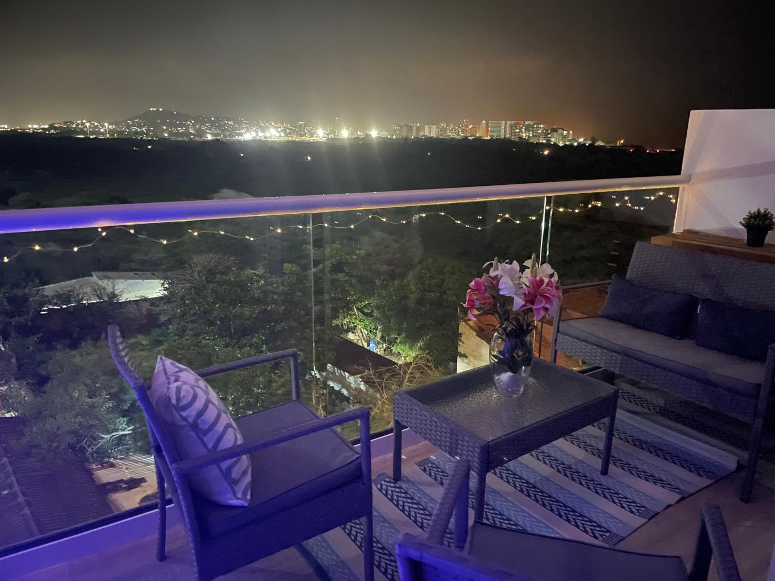 Apartamento con jacuzzi privado, vista al mar, sector exclusivo