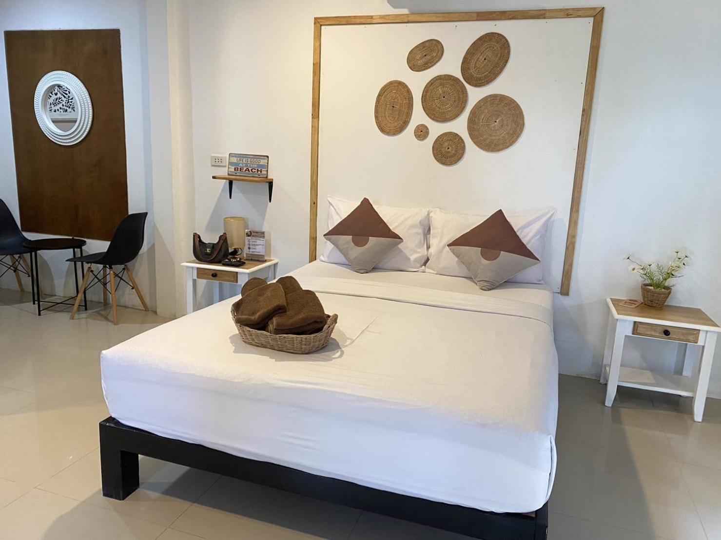 Minnie Seaview Resort