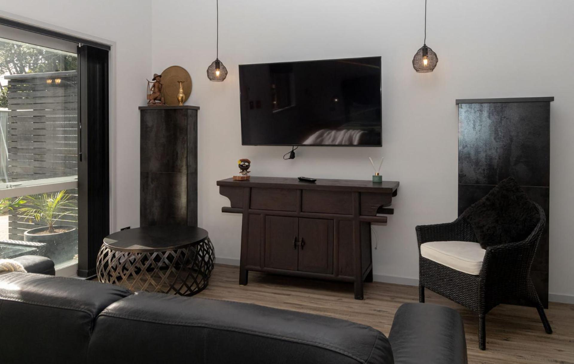 City Living Unit 3 - 5 min stroll to CBD view 5