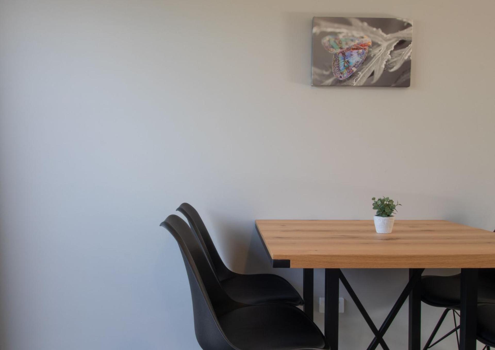 The Aisle Seat - pet-friendly 1BR modern apartment