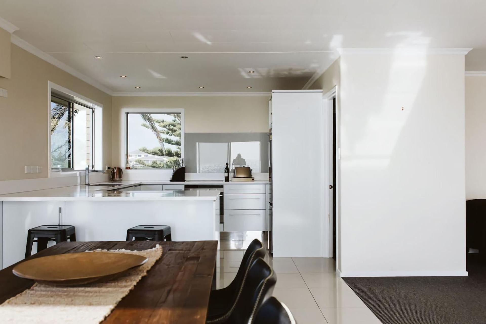 ABC on Wanaka Bay - beachfront home w. ocean views view 5
