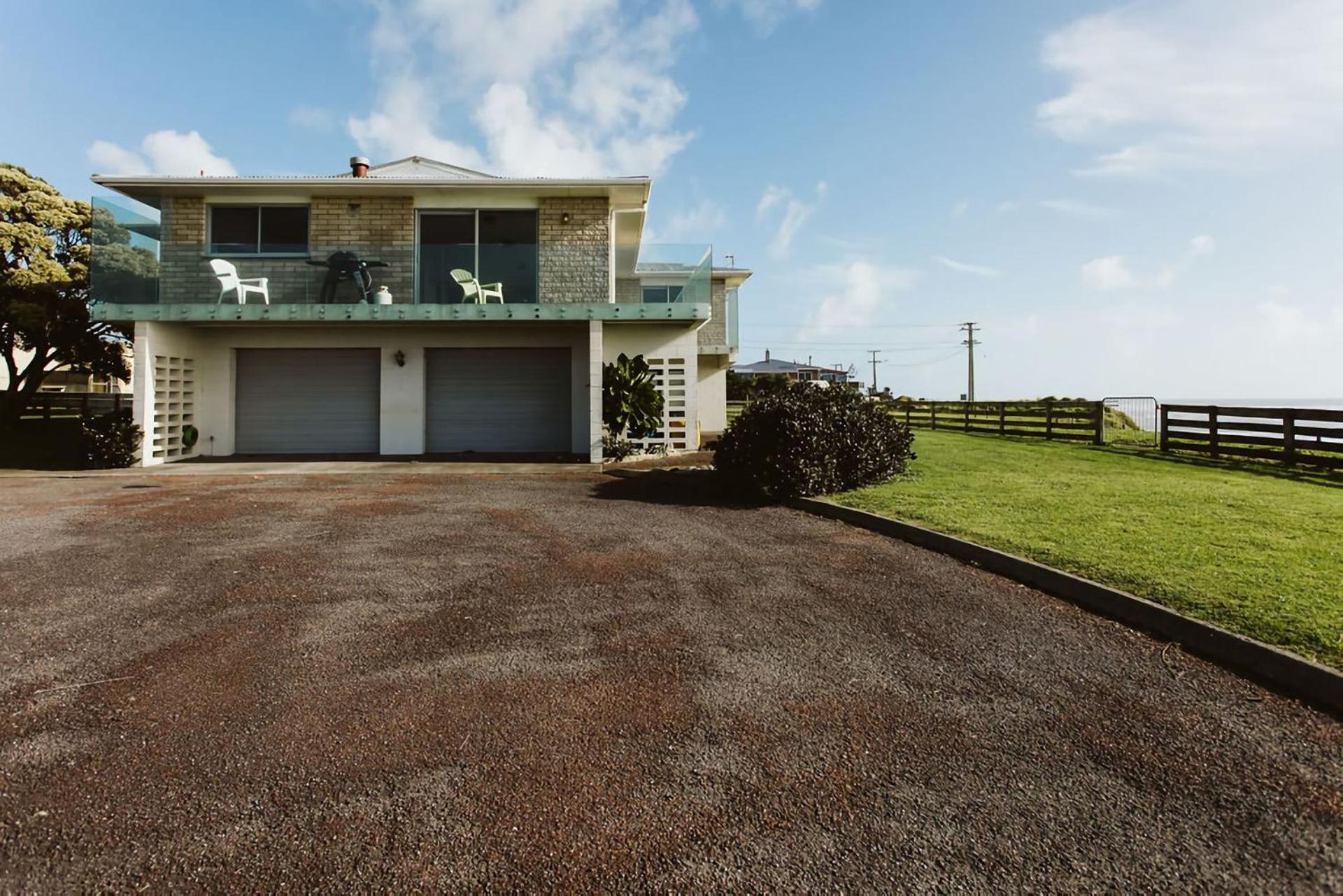 ABC on Wanaka Bay - beachfront home w. ocean views view 4