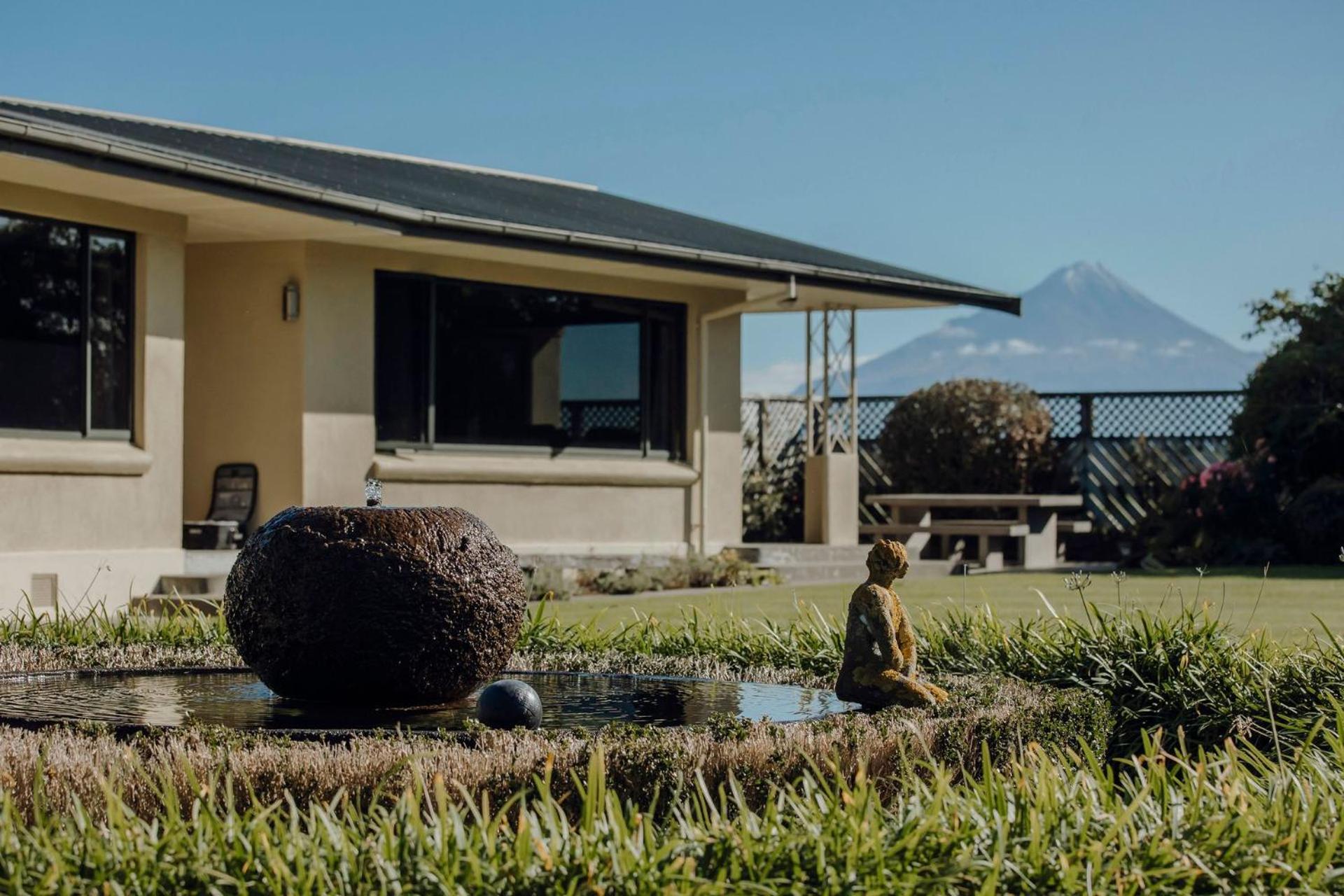 Mt Taranaki Vista - rural escape with scenic views view 2