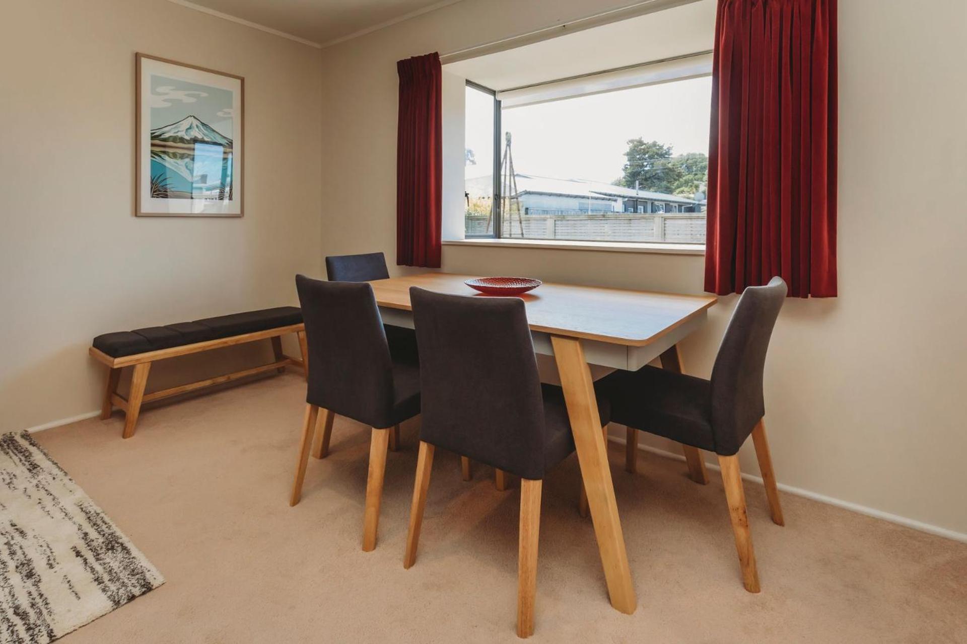 The Gilbert Getaway - centrally located townhouse view 5