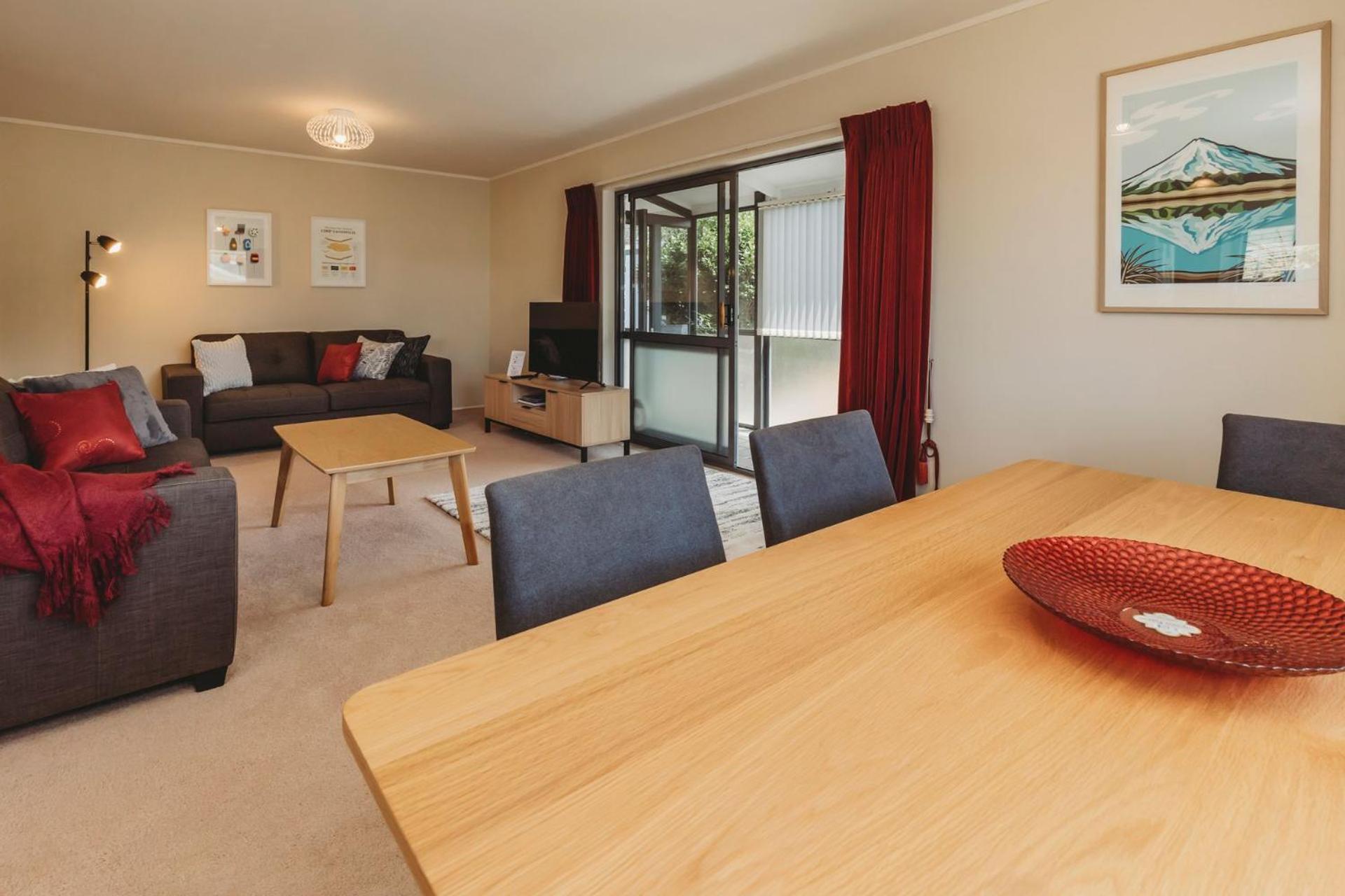 The Gilbert Getaway - centrally located townhouse view 3