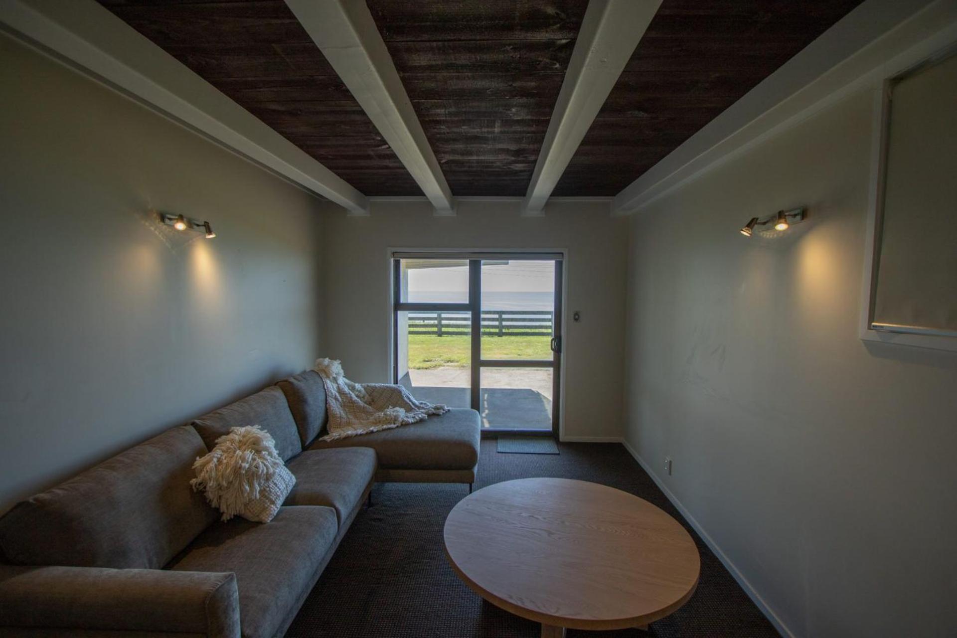 Wills On The Water Beachfront Apartment view 4