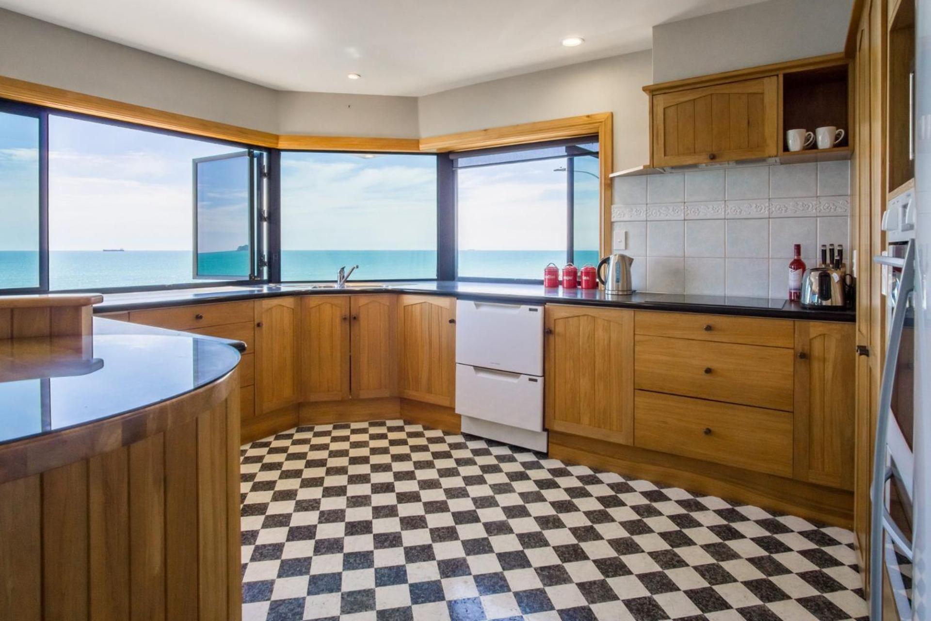 Waterfront On Woolcombe - 4BR holiday apartment
