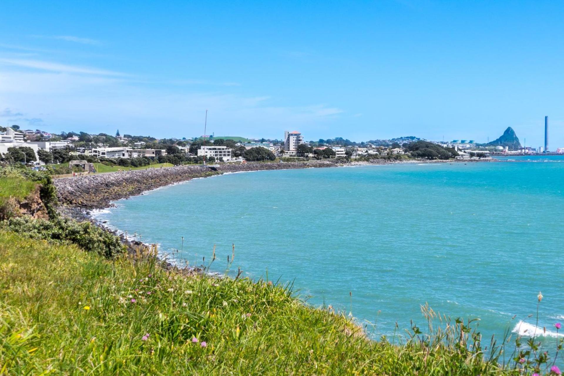 Waterfront On Woolcombe - 4BR holiday apartment