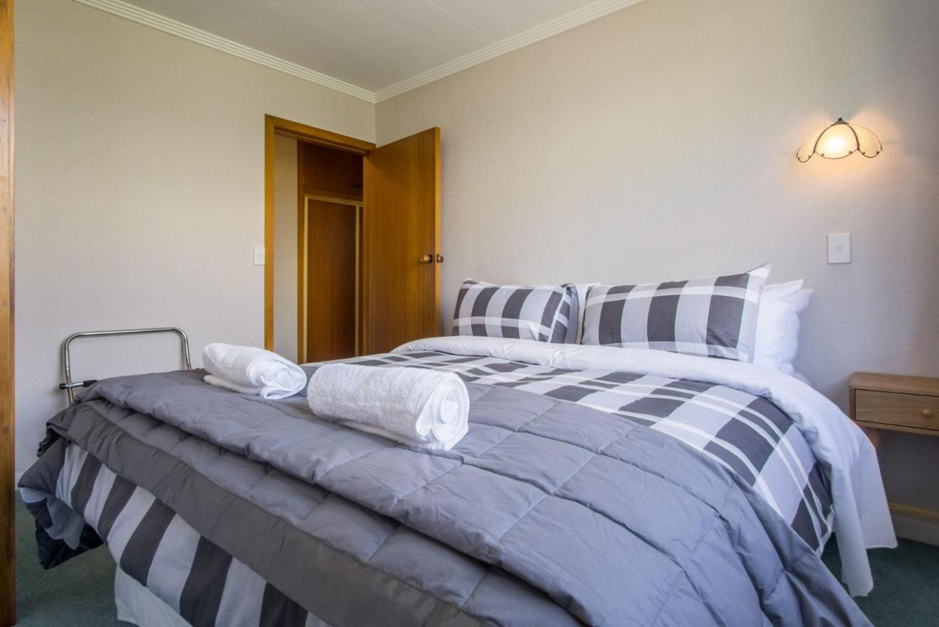 Waterfront On Woolcombe - 4BR holiday apartment