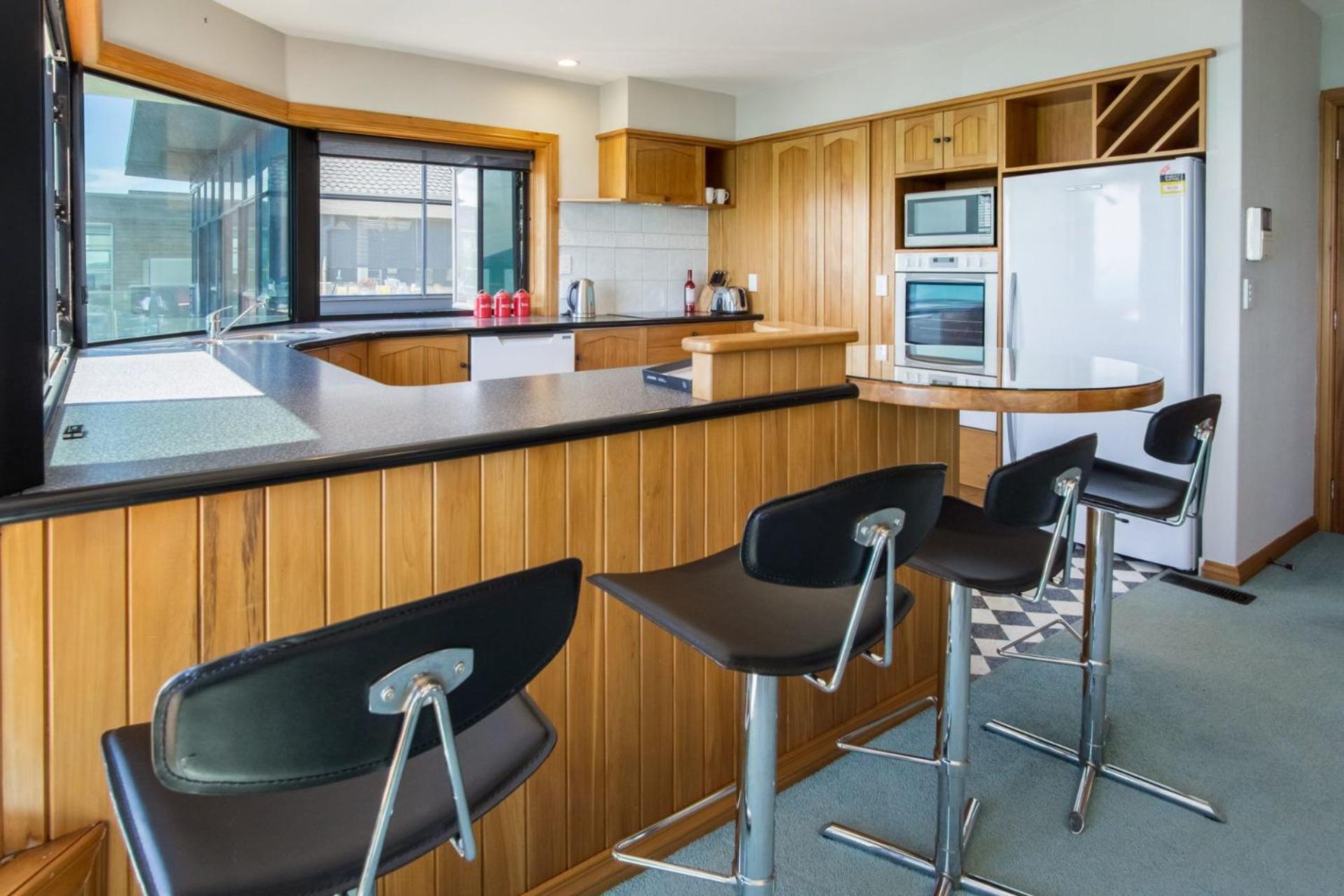 Waterfront On Woolcombe - 4BR holiday apartment