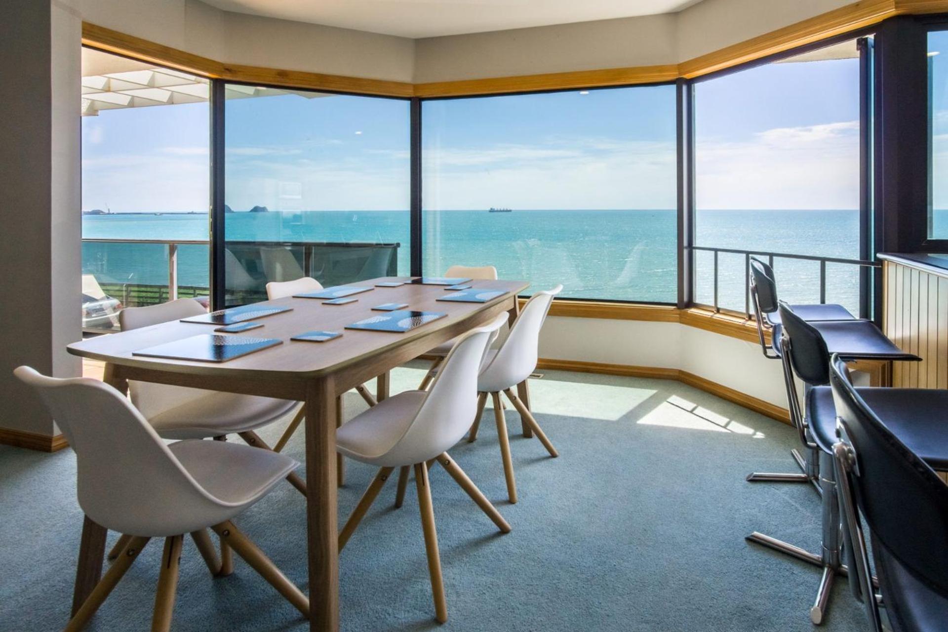 Waterfront On Woolcombe - 4BR holiday apartment