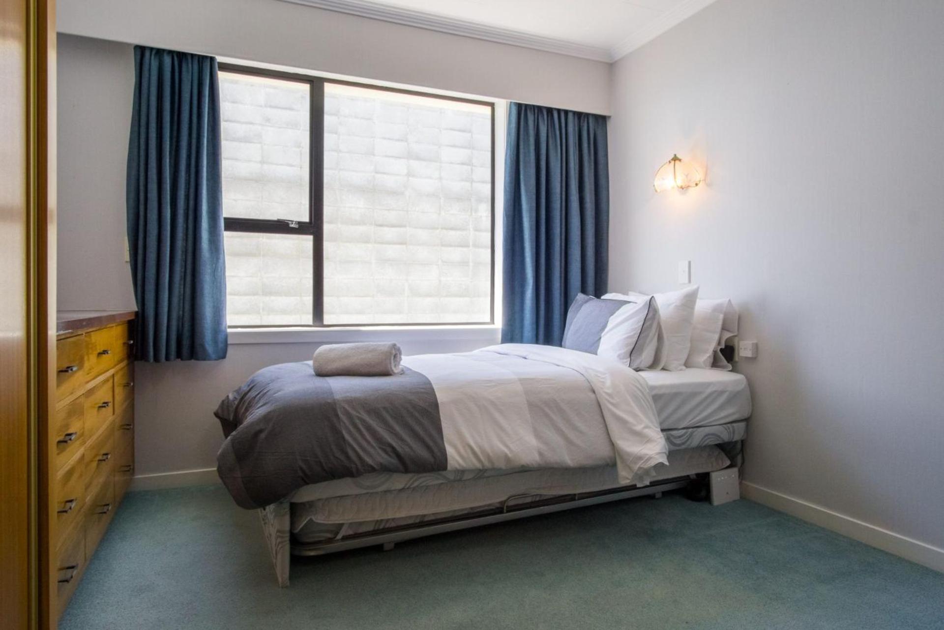 Waterfront On Woolcombe - 4BR holiday apartment