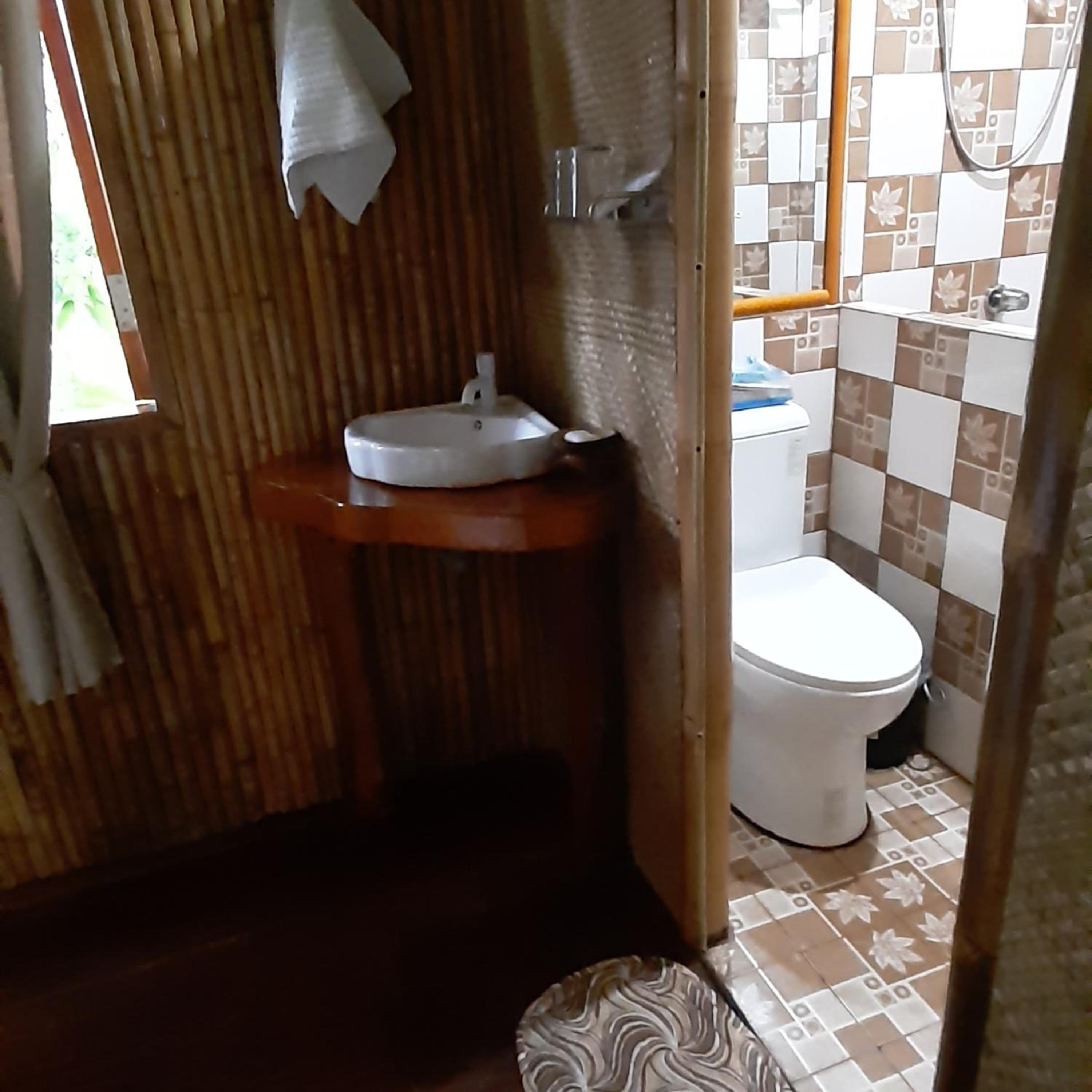 Dumaguete Oasis Treehouse, near airport and mall, beside Magsaysay Elementary School view 4