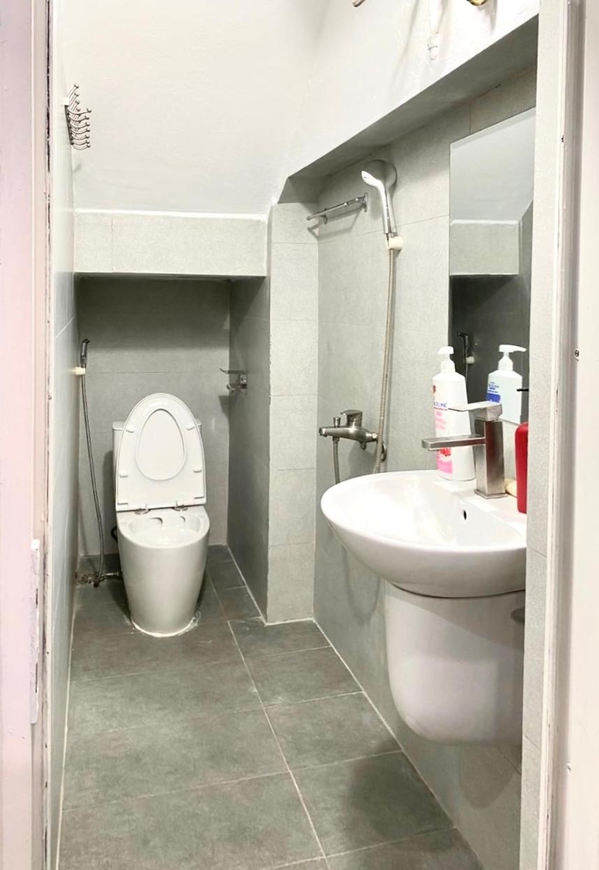 Azalea Apartment
