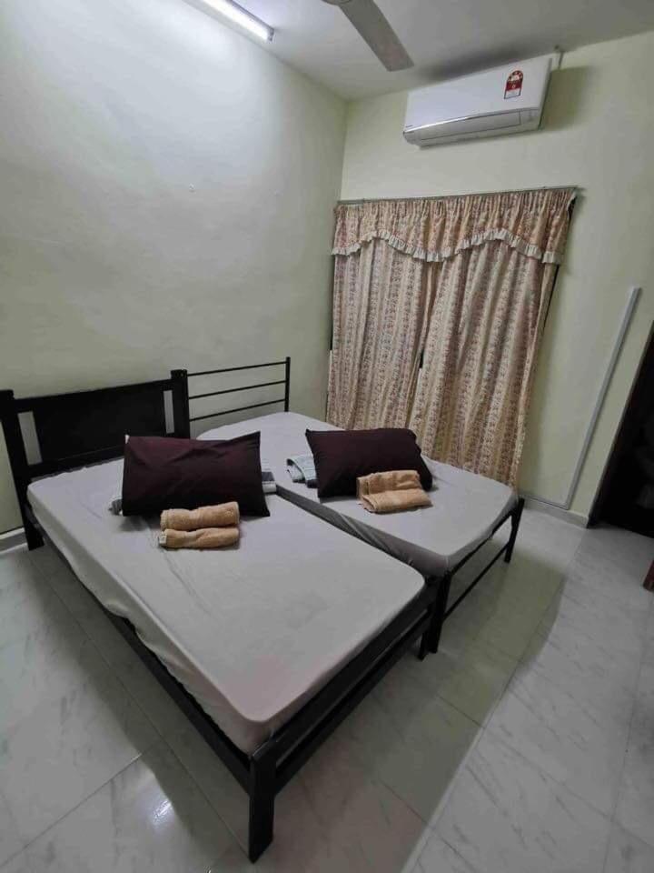 Double Storey Johor Bahru Stadium Homestay