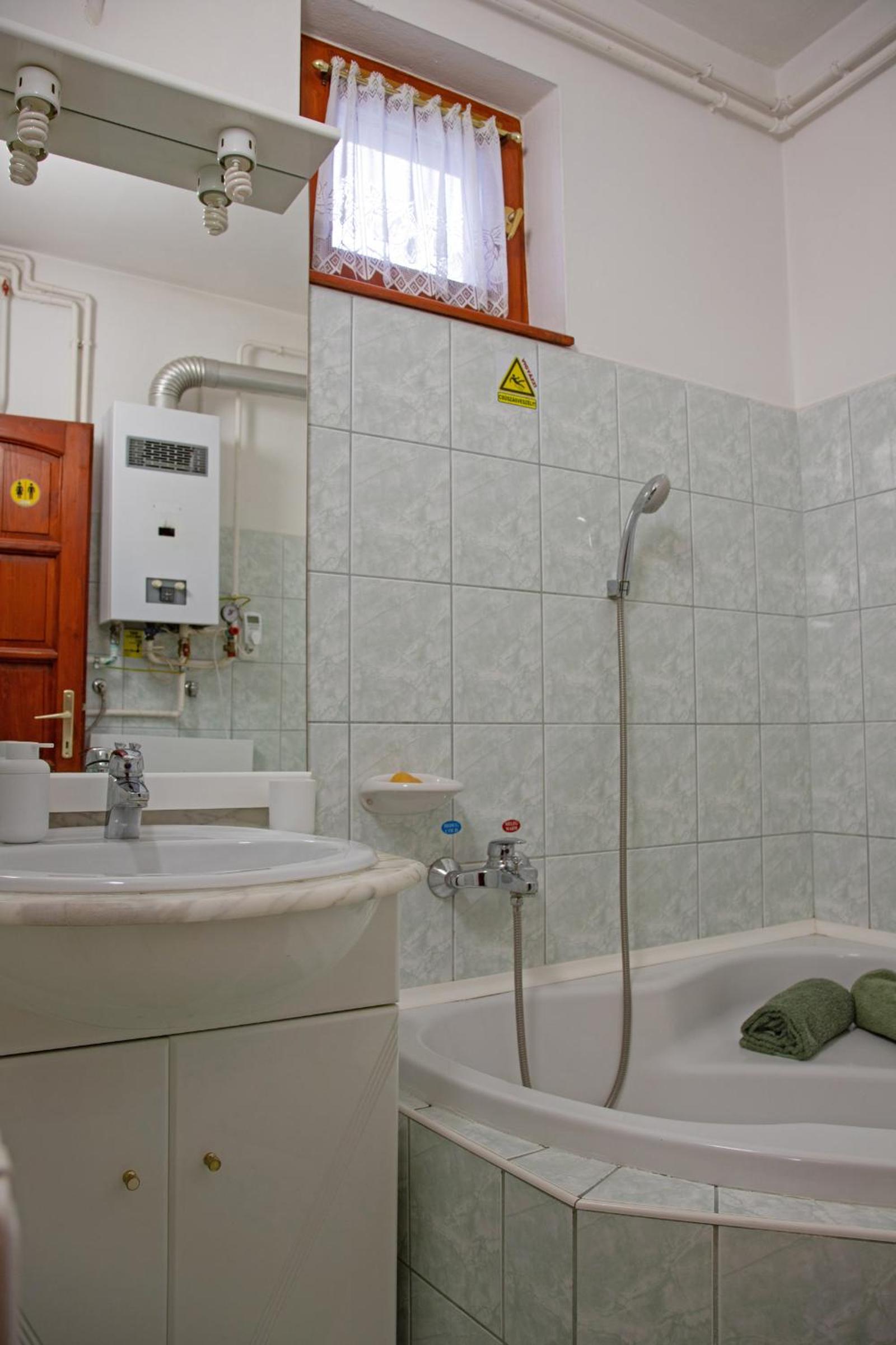 Erika Apartmanház