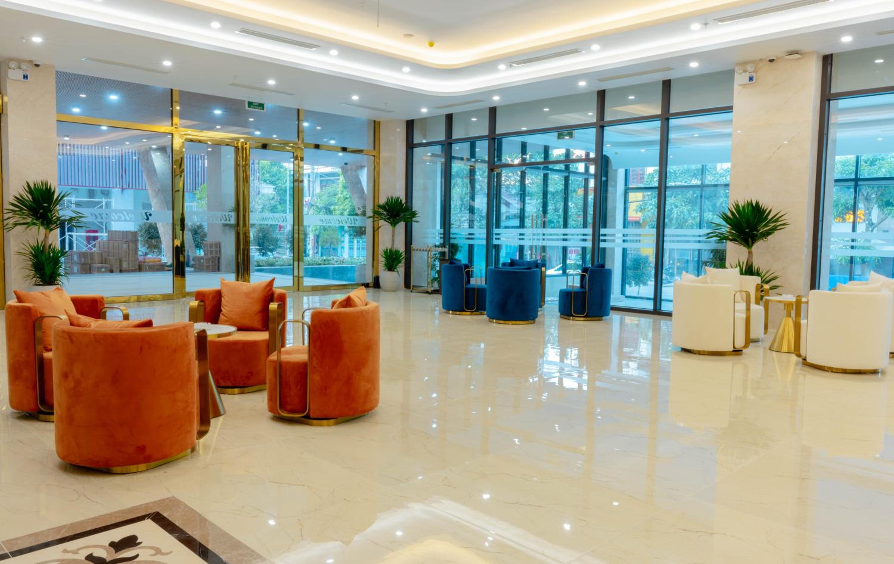 Hùng Vương Hotel - Stay 24h