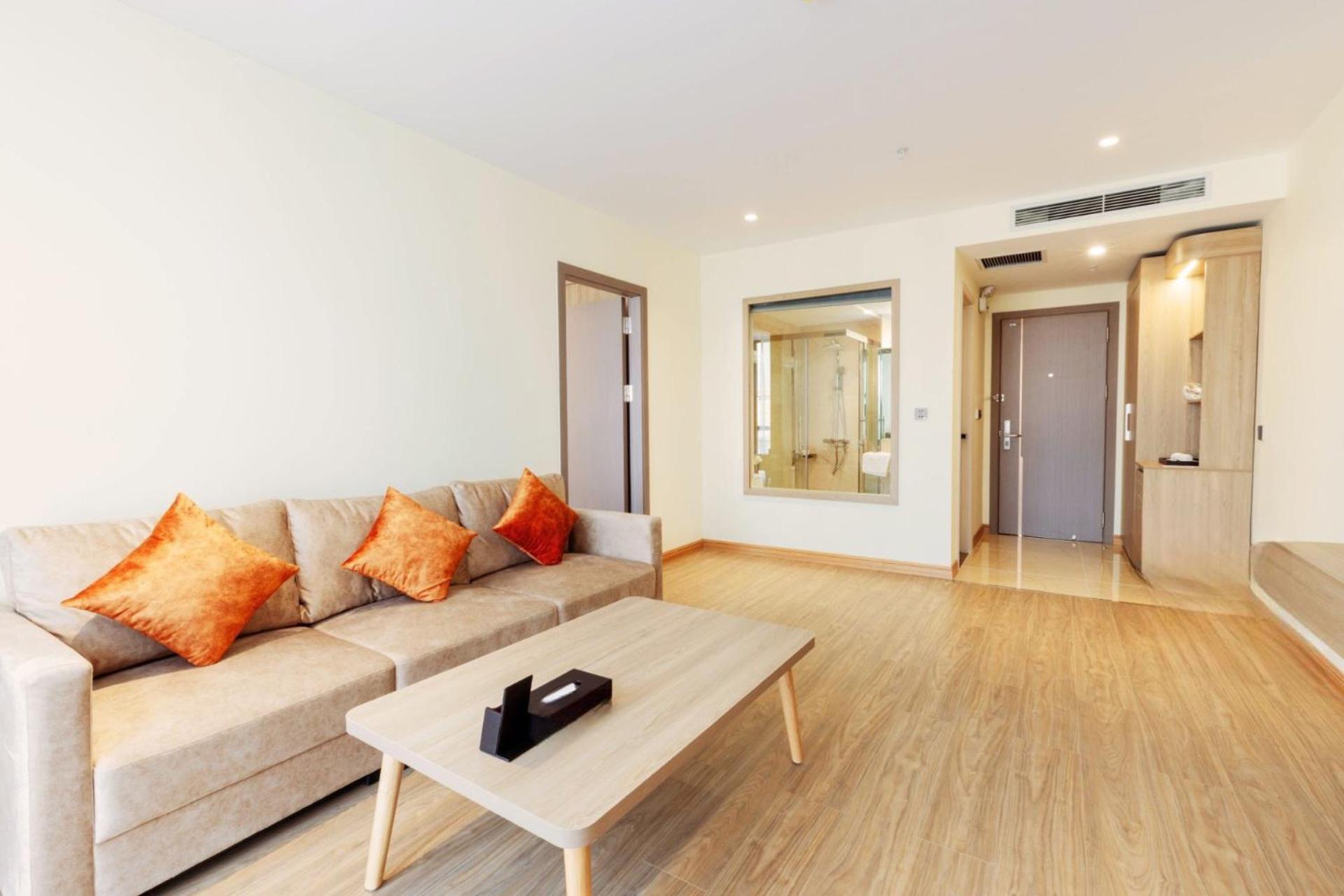 Hùng Vương Hotel - Stay 24h