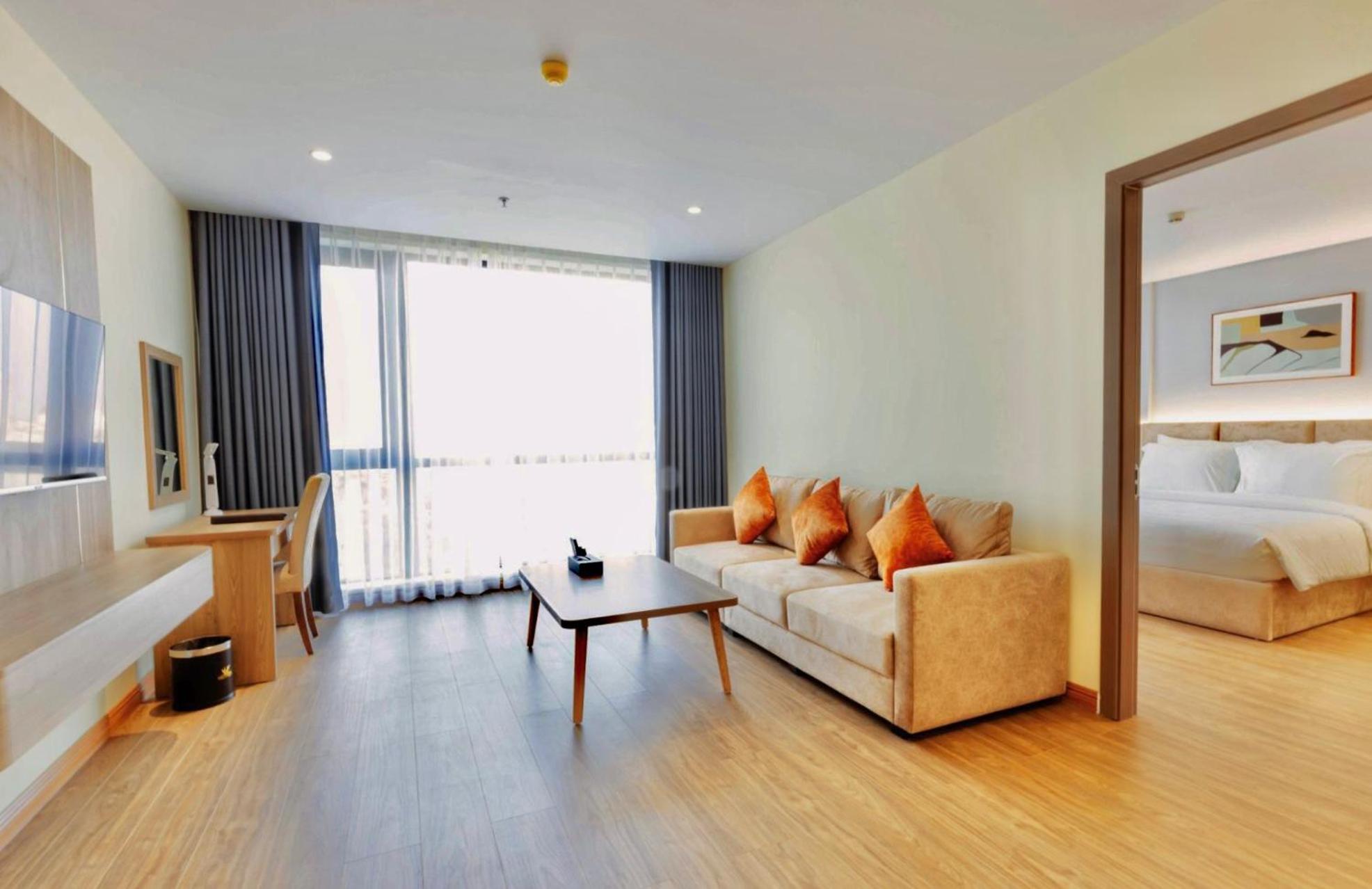Hùng Vương Hotel - Stay 24h