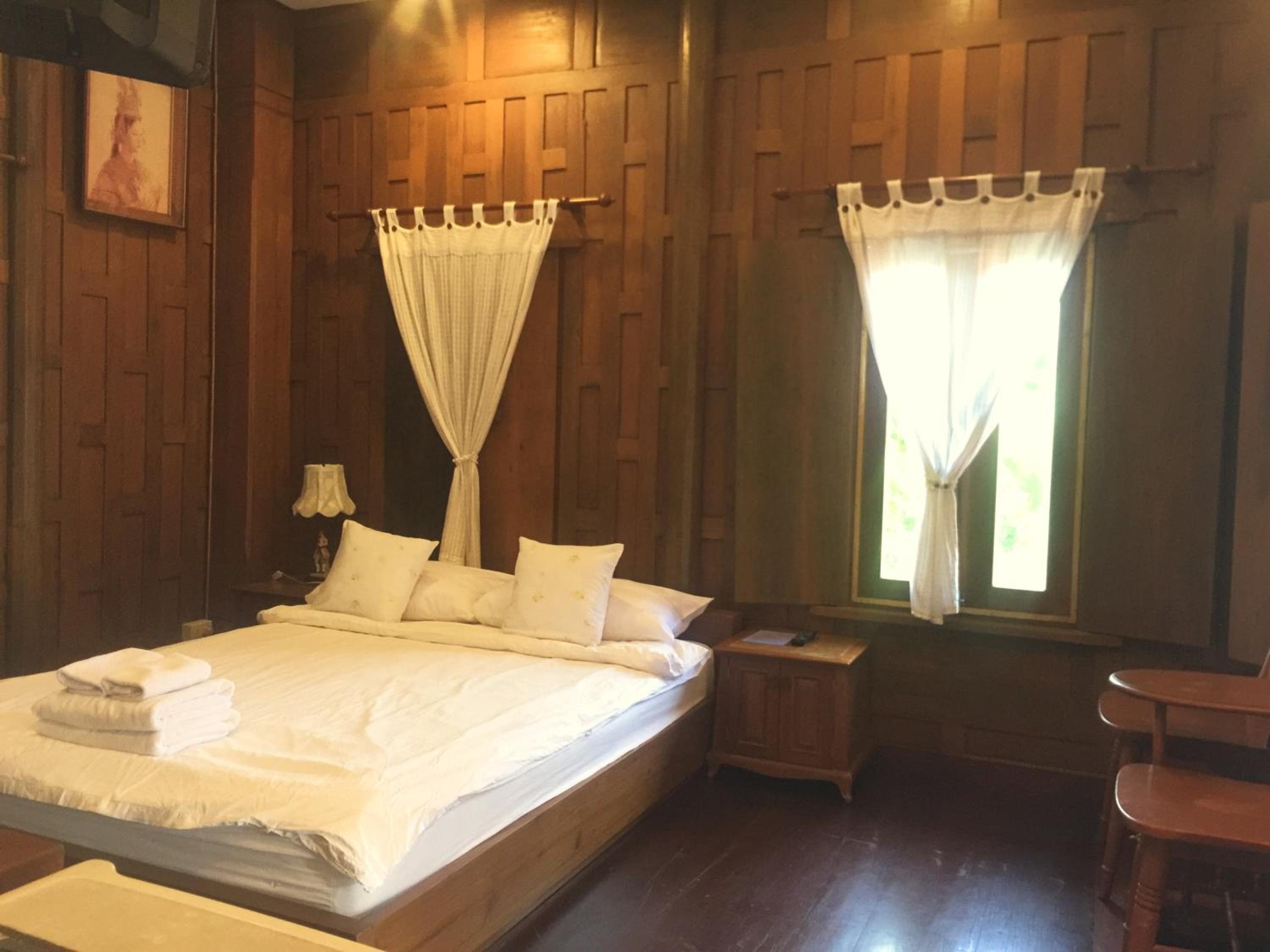 Luang Chumni Village