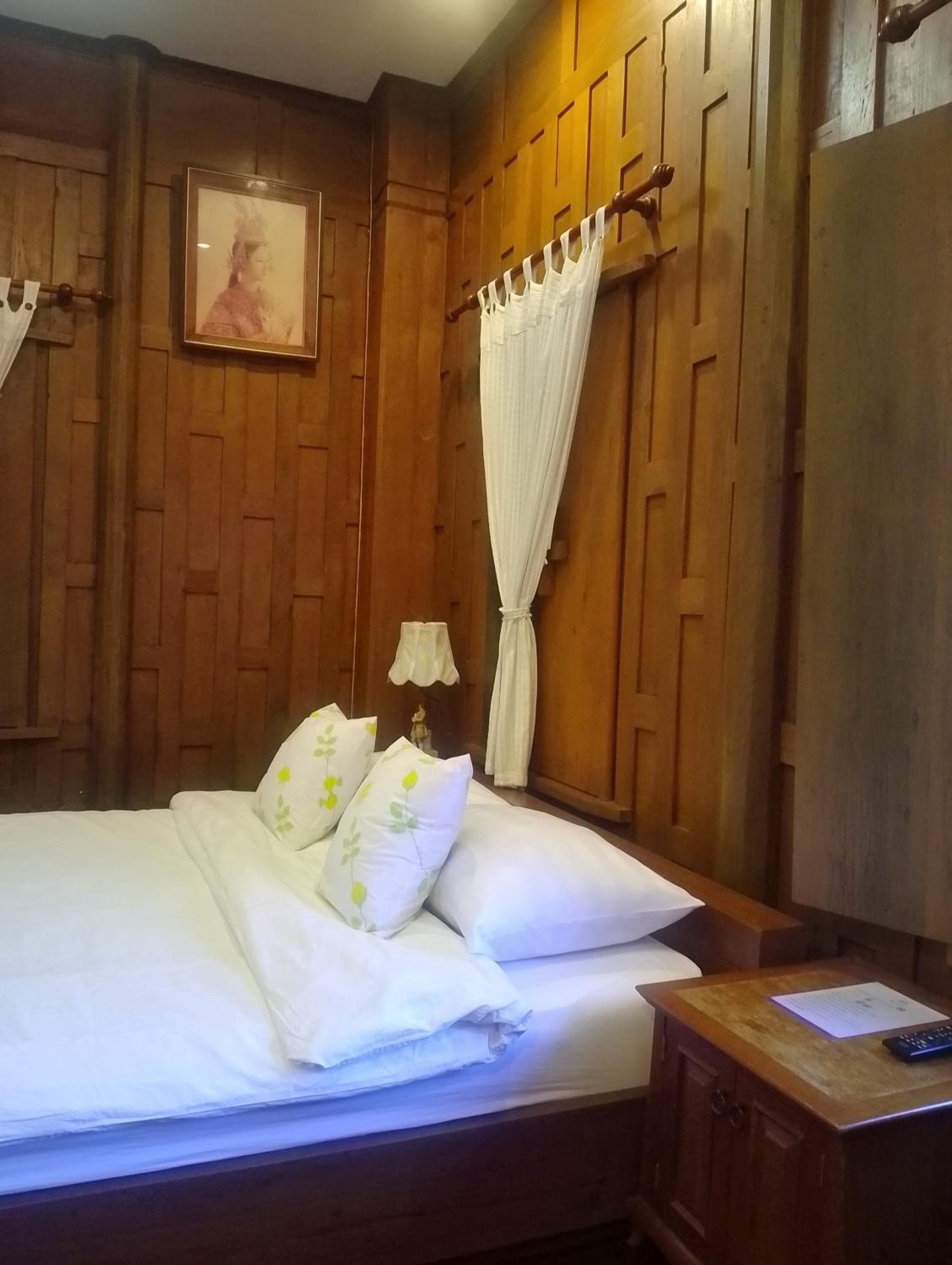 Luang Chumni Village