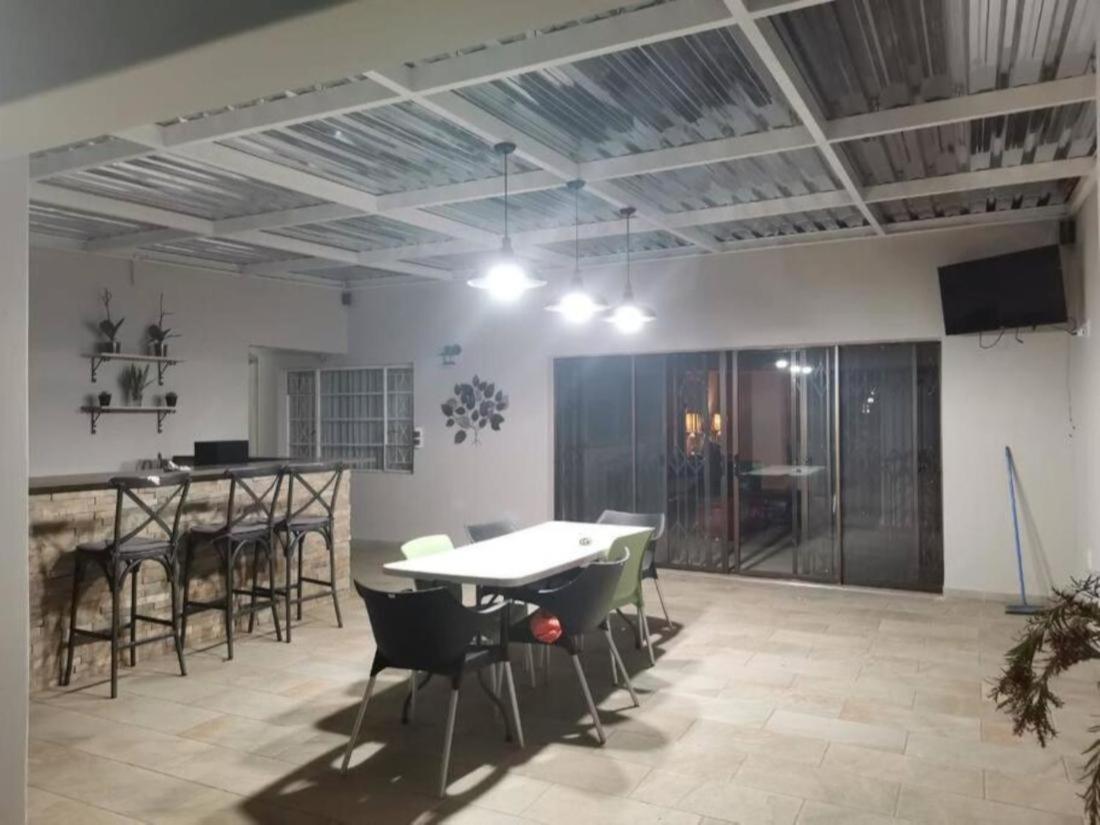 Casa Nossa - Cute 2 Bedroom Apartment 3