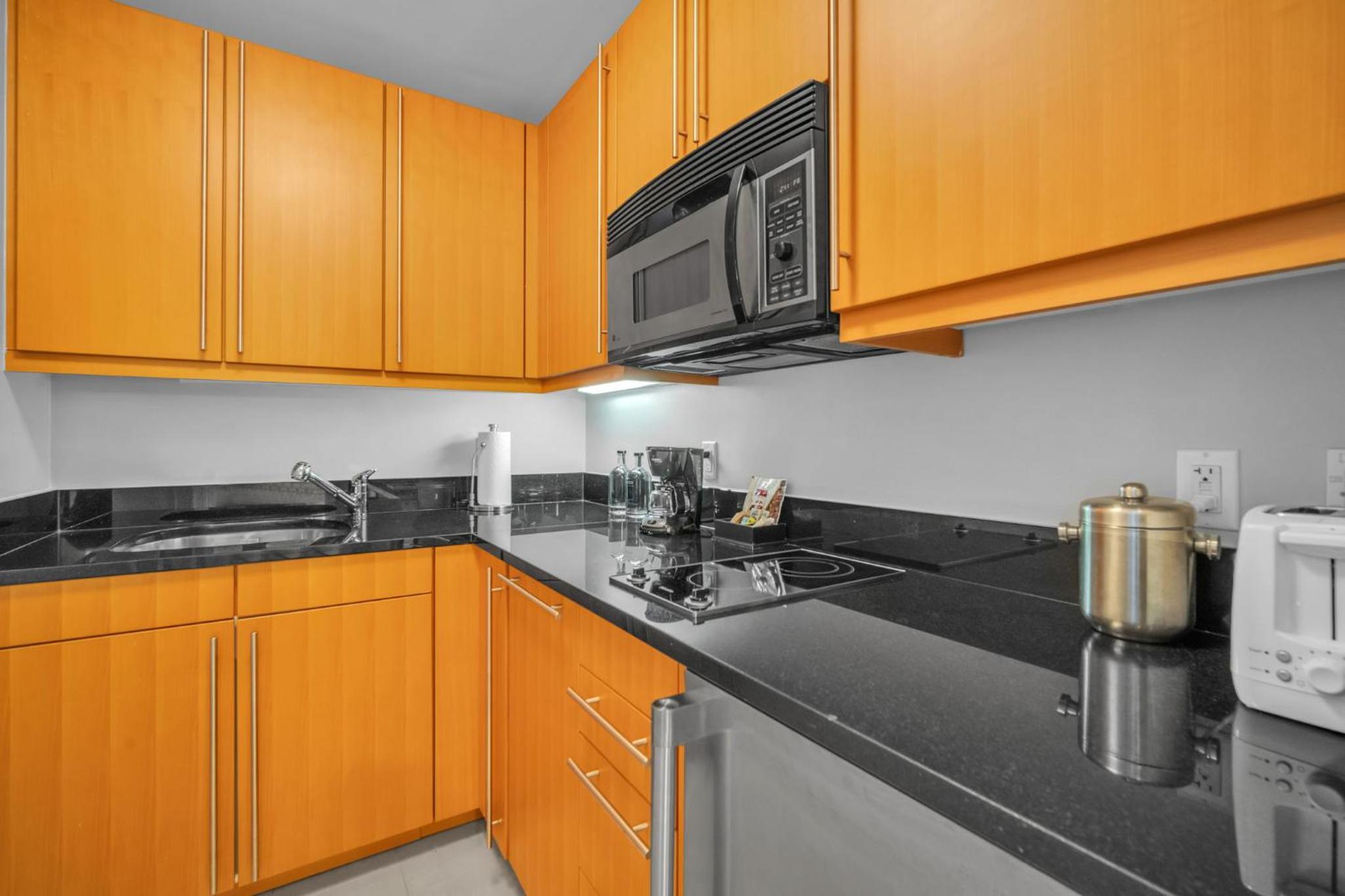 2 Bedroom OR King Studio Suites Four Seasons Hotel Miami Free Wi-Fi & Free Parking