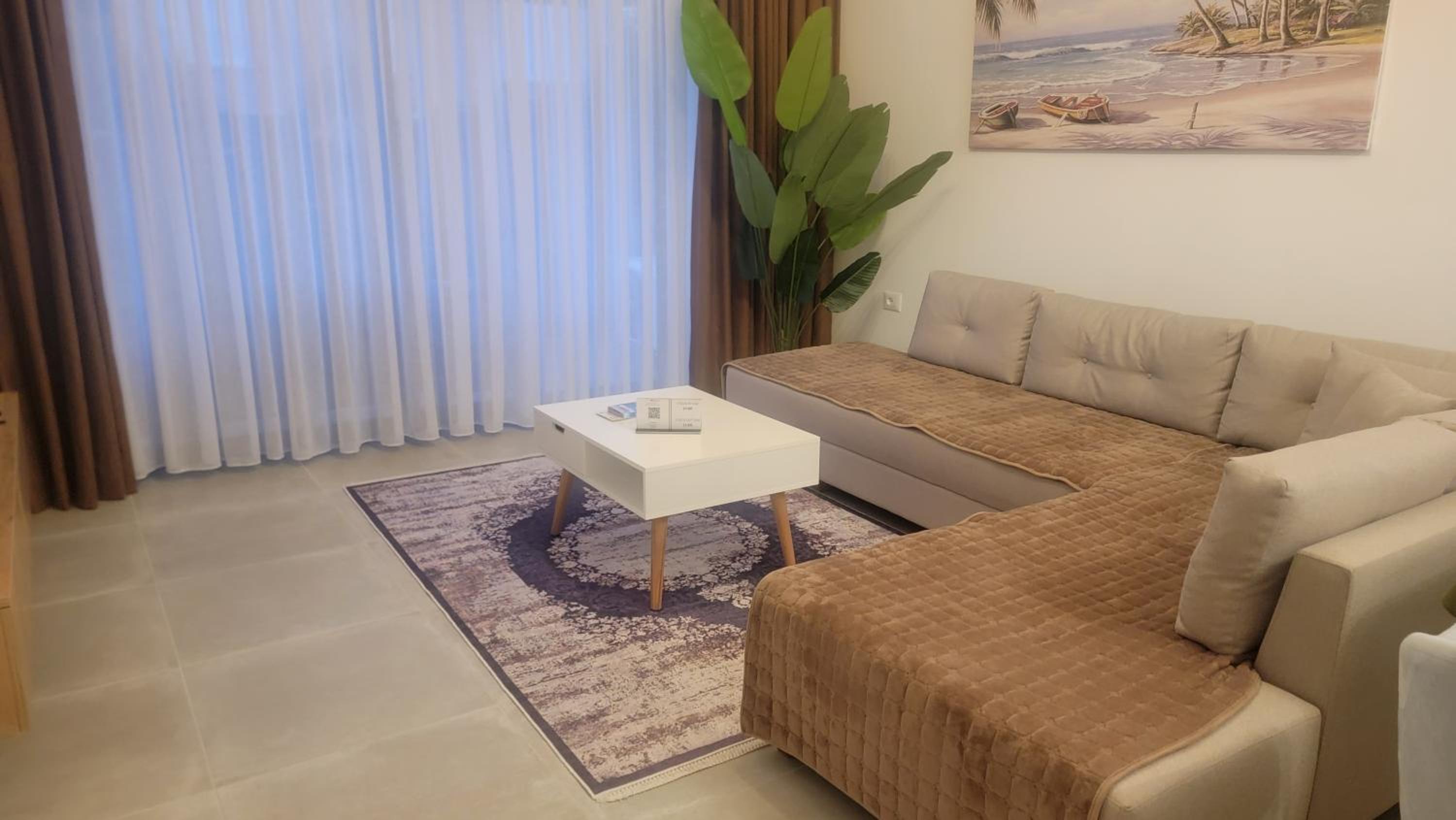 2F Saranda Apartment