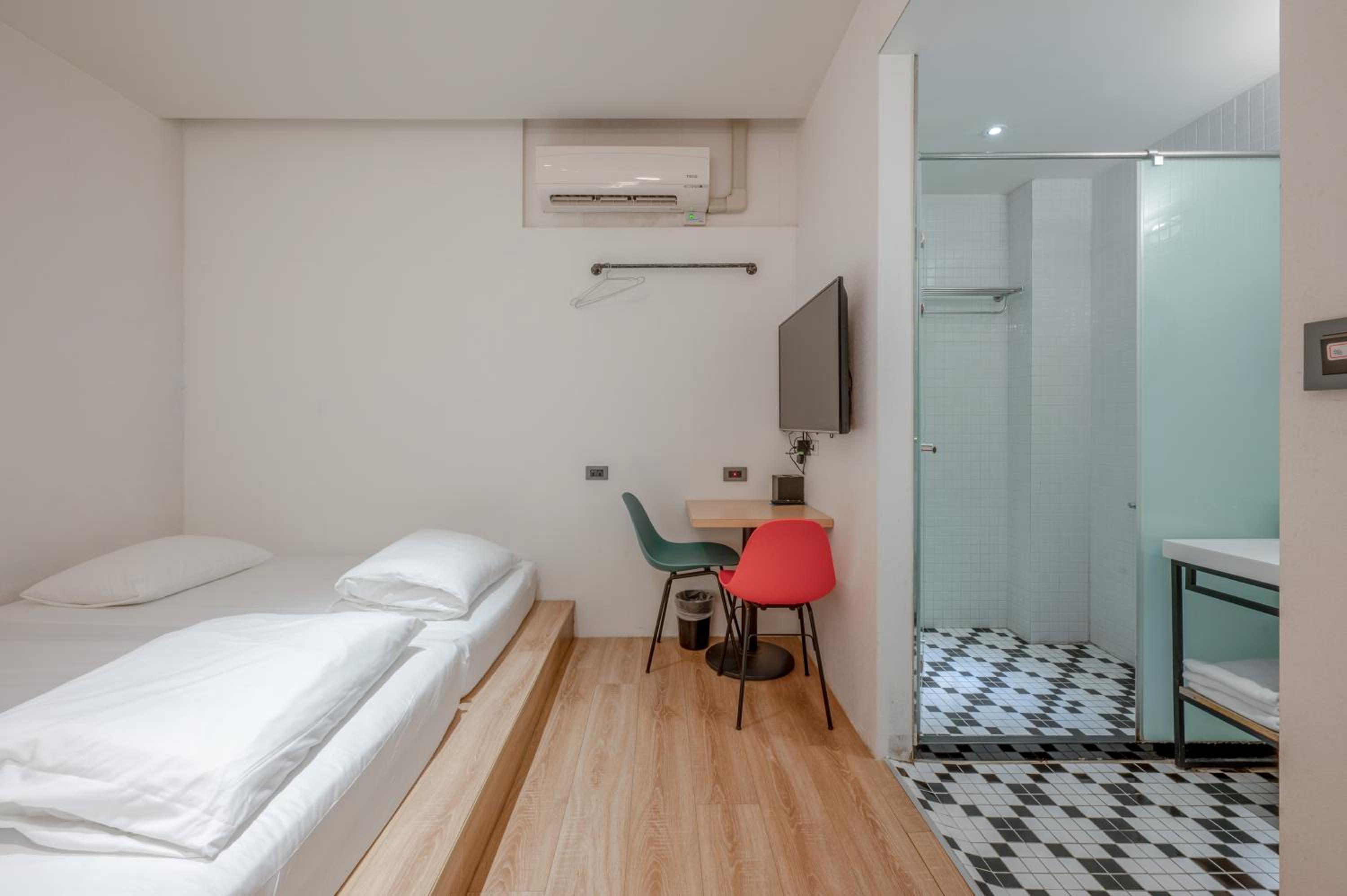 Light Hostel Hualien