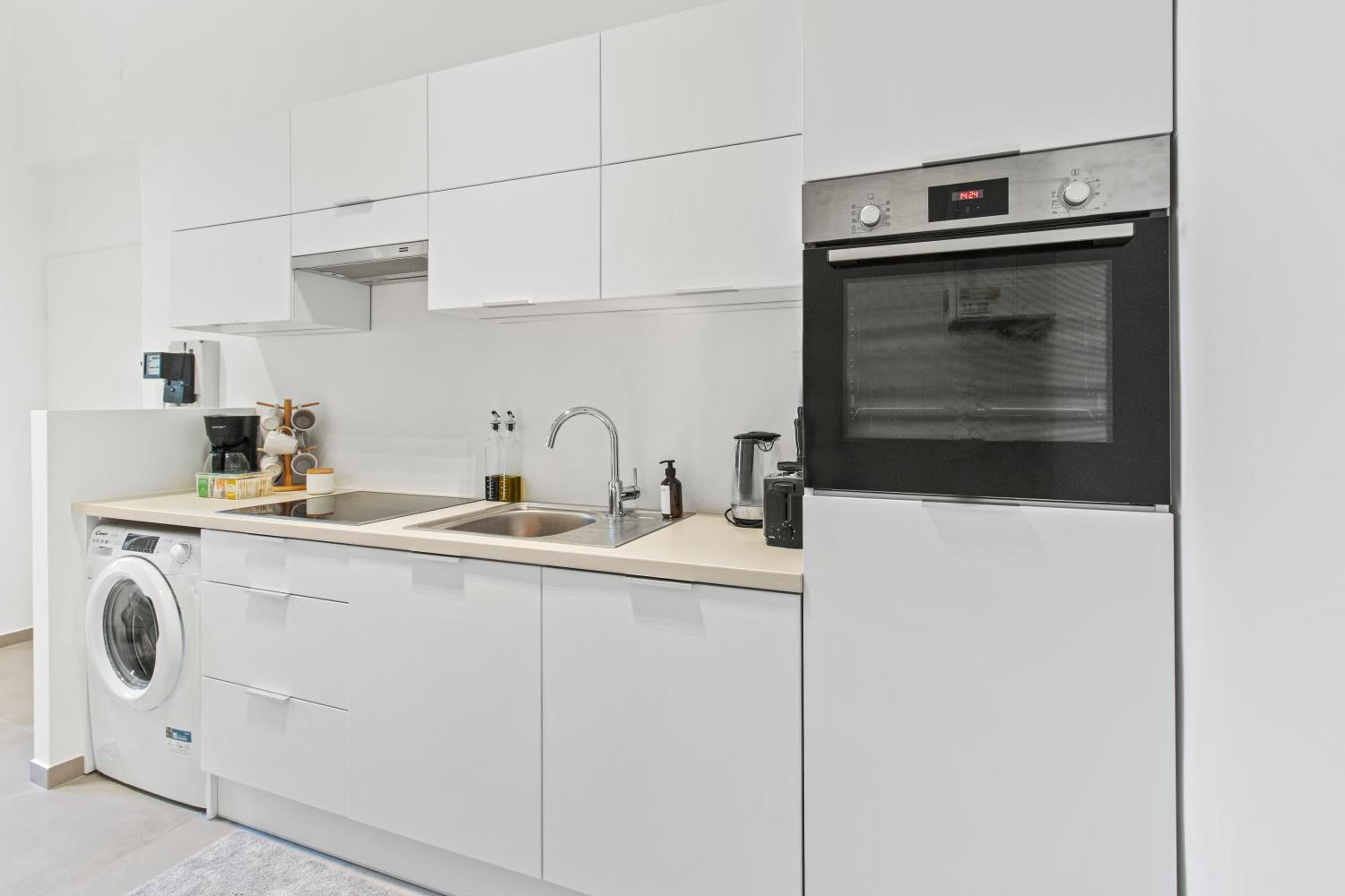 Balcony Apartment, 4 min to U3 Zipperer Straße
