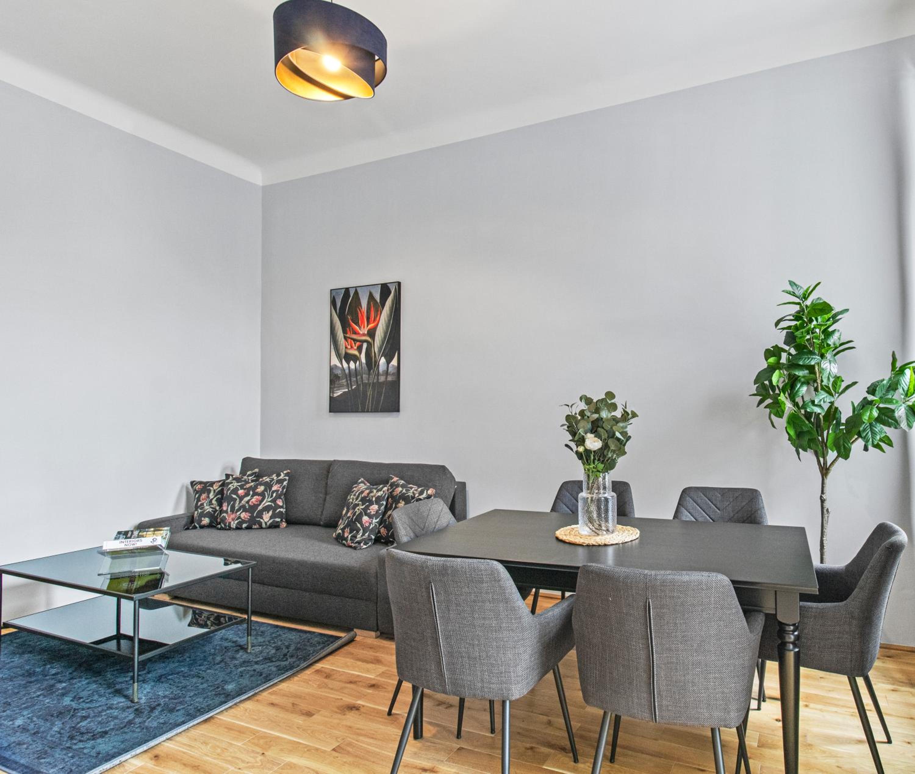 Balcony Apartment, 4 min to U3 Zipperer Straße